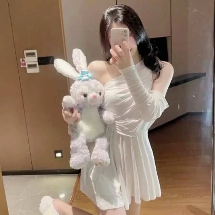 韩国丧尸喜剧《奇妙的家族》超清在线：被丧尸咬了能返老还童？脑洞大开