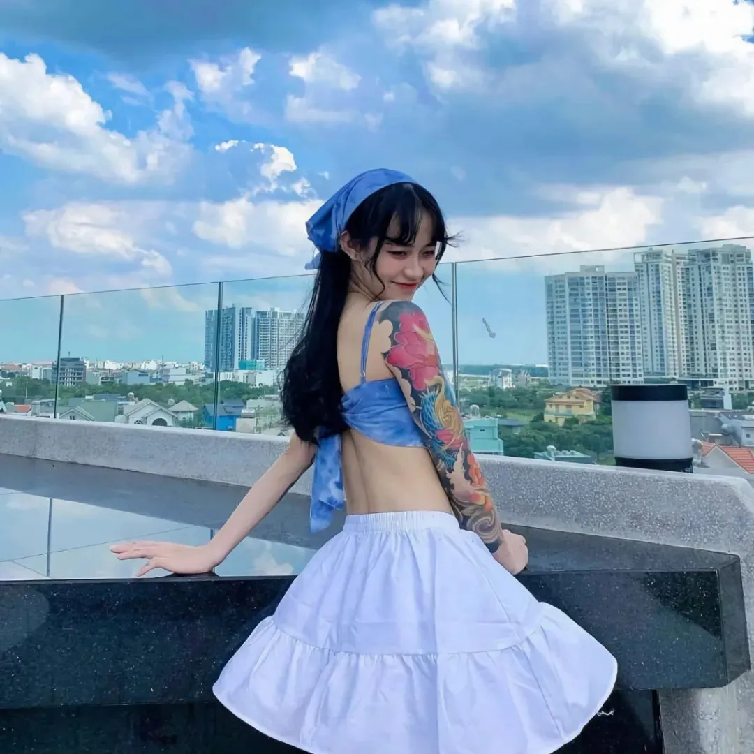 科幻动作爽片《魔女2》1080P超清在线：更强的变异人少女出逃，超能力打斗特效全面升级