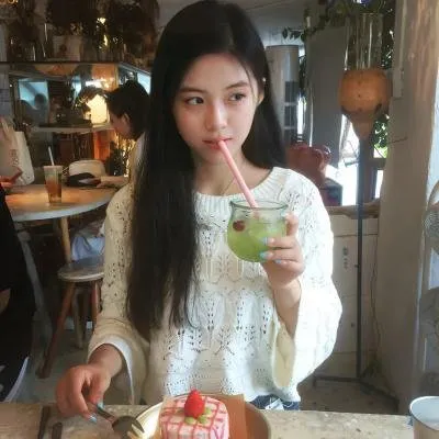 爆笑温情喜剧《奇怪的她》沈恩敬：70岁毒舌老奶奶突然变回20岁少女，重返青春疯狂追梦